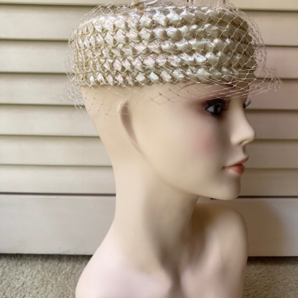 1950's Candy Straw Pillbox Hat - Picture 6 of 13